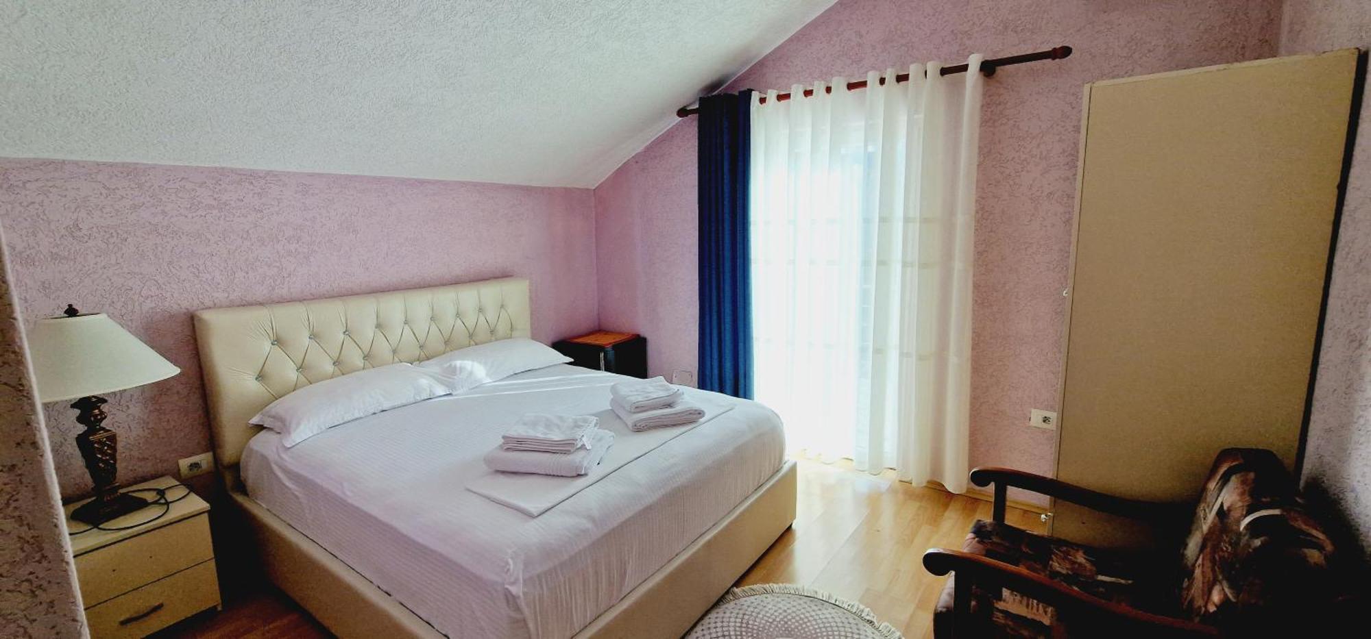 Sunrise Lindita Puke Room photo